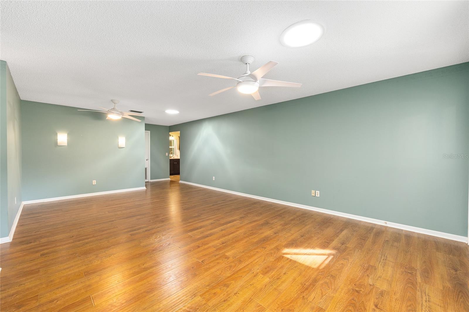 Image 11 of 39 For 8655 98th Street Road G