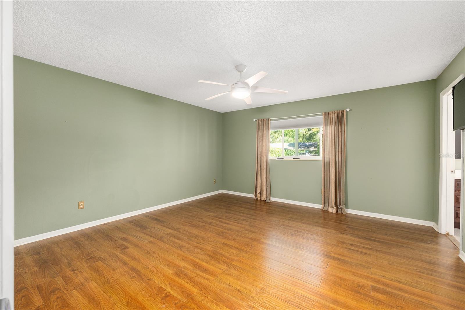 Image 19 of 39 For 8655 98th Street Road G