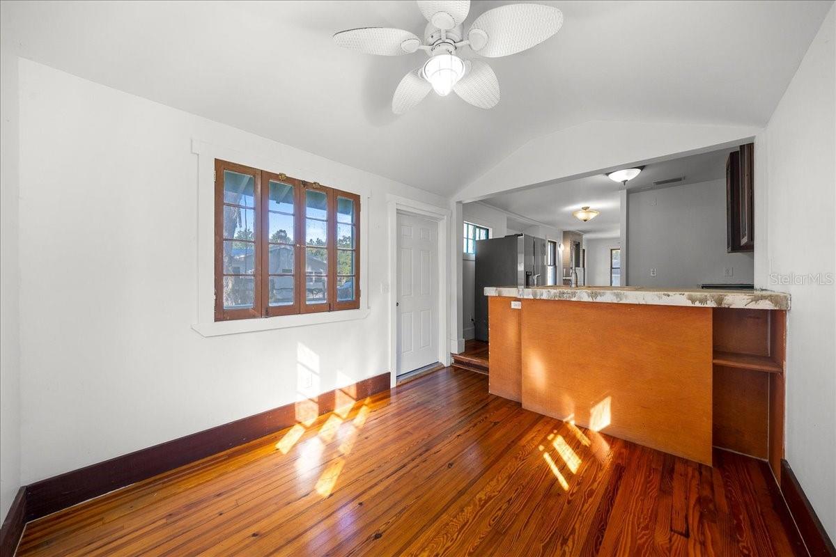 Image 13 of 44 For 722 10th Street