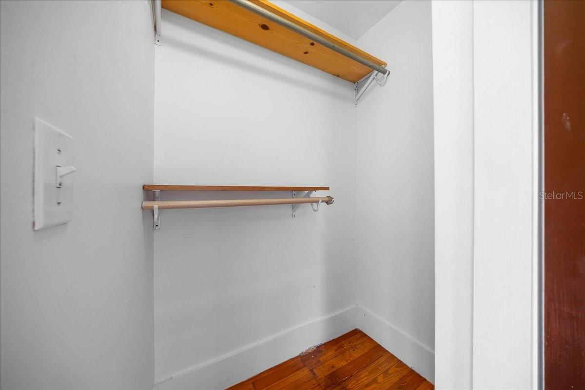 Image 17 of 44 For 722 10th Street