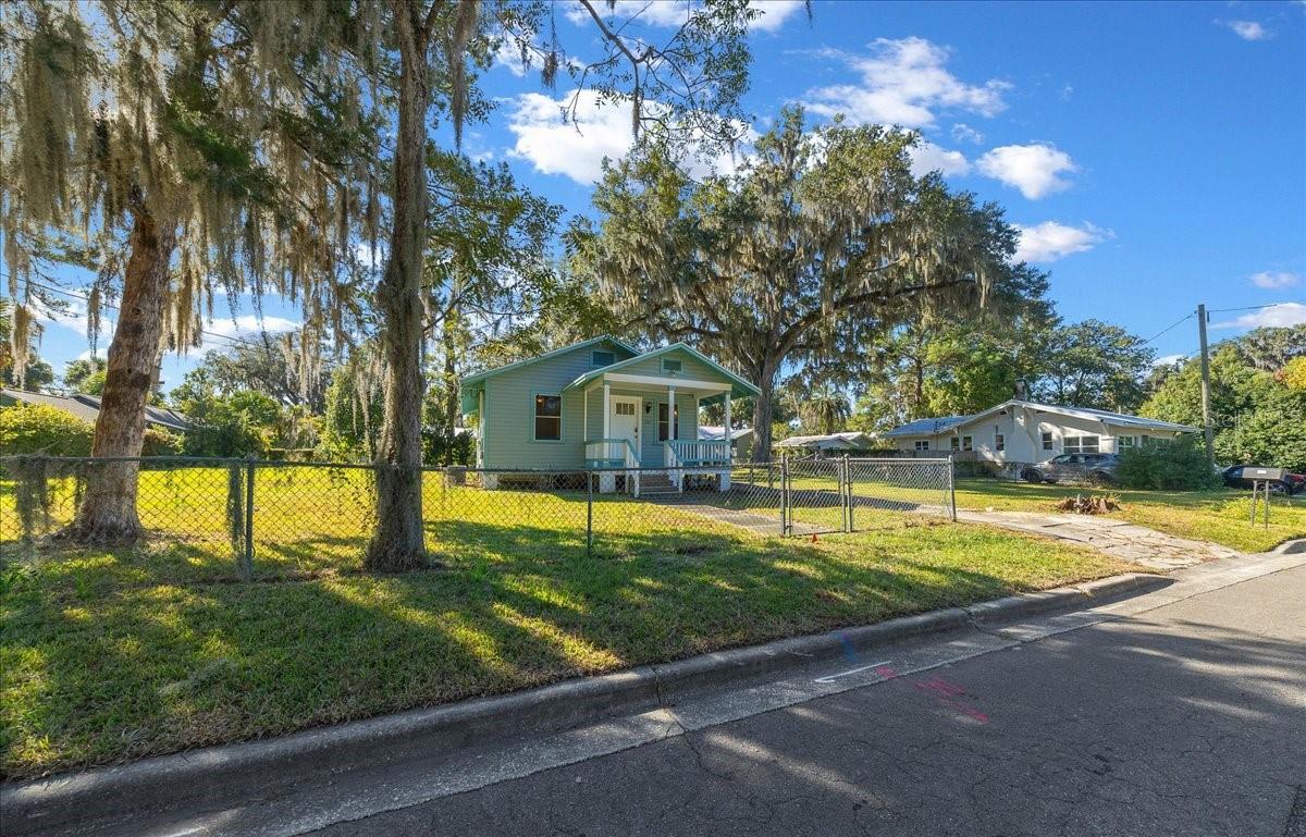 Image 33 of 44 For 722 10th Street