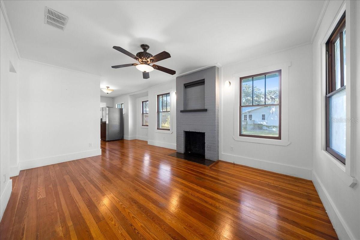 Image 5 of 44 For 722 10th Street