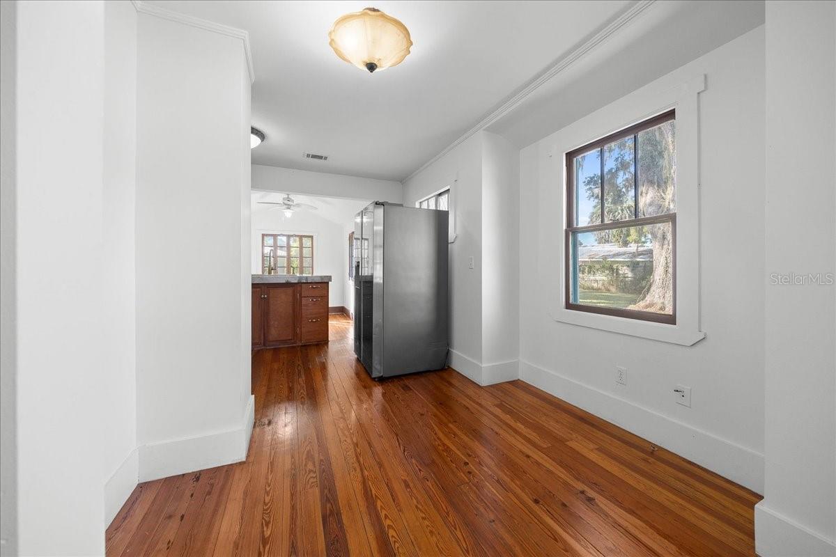 Image 7 of 44 For 722 10th Street