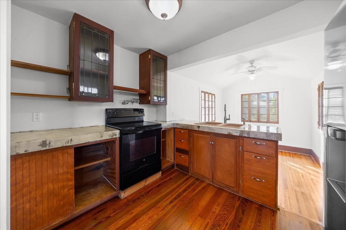 Image 8 of 44 For 722 10th Street