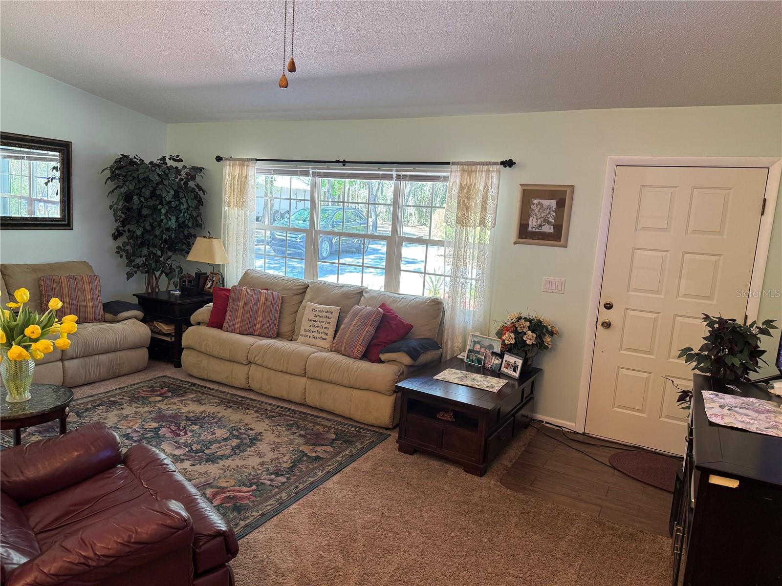 Listing photo id 8 for 4540 Sandy Hill Street