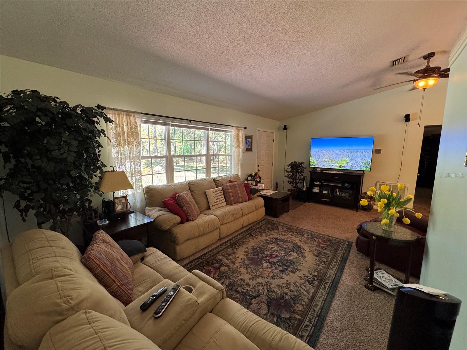 Listing photo id 9 for 4540 Sandy Hill Street