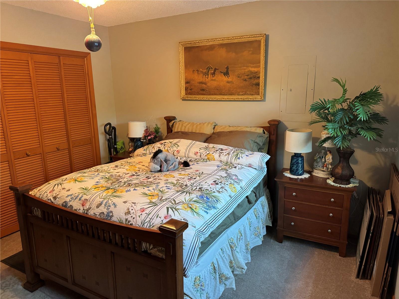 Listing photo id 16 for 4540 Sandy Hill Street