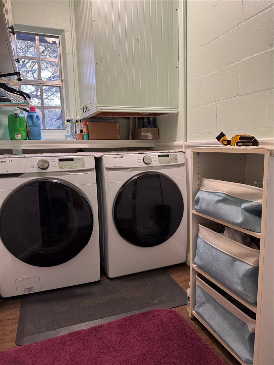 Listing photo id 18 for 4540 Sandy Hill Street