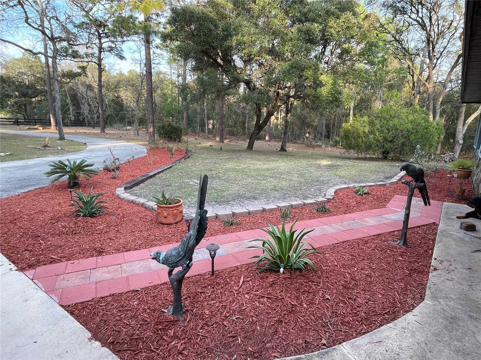 Listing photo id 1 for 4540 Sandy Hill Street