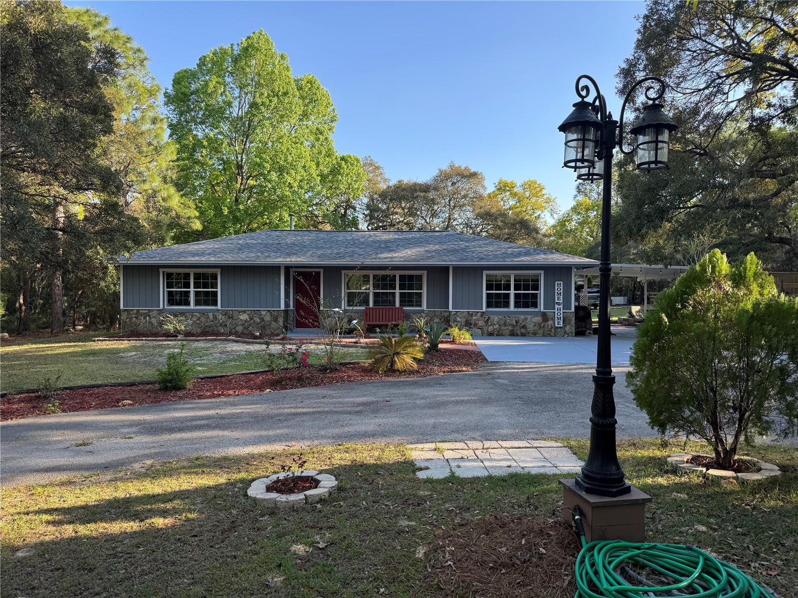 Listing photo id 3 for 4540 Sandy Hill Street