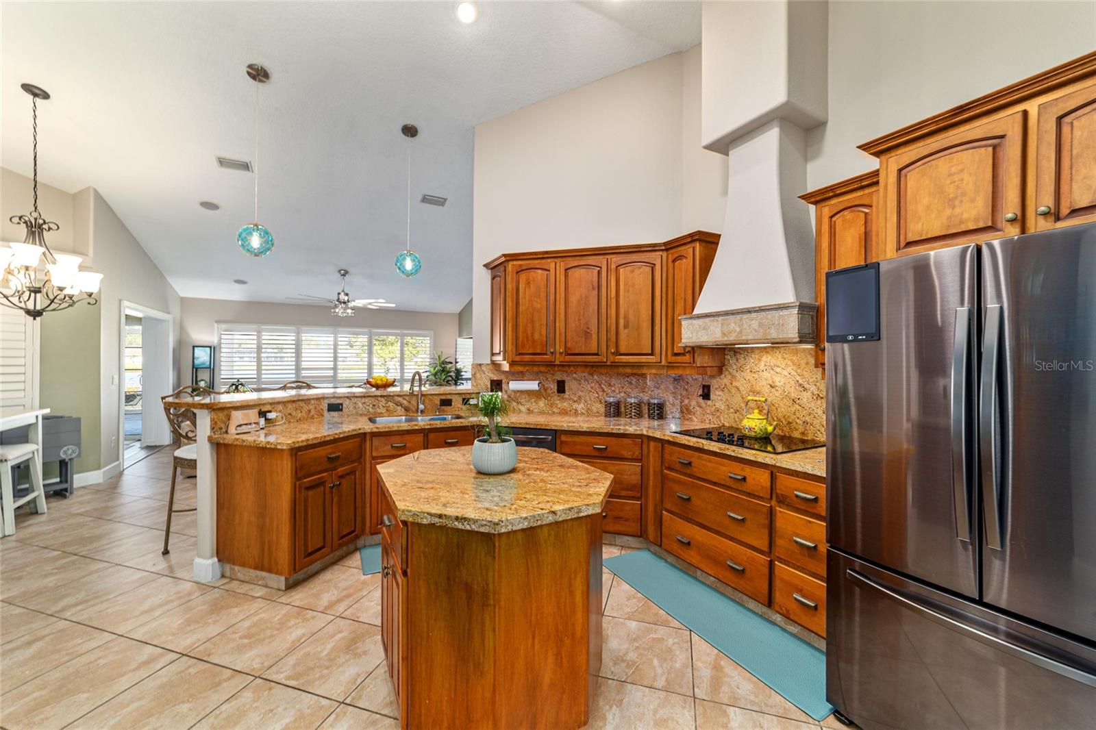 Listing photo id 8 for 27 Hickory Loop