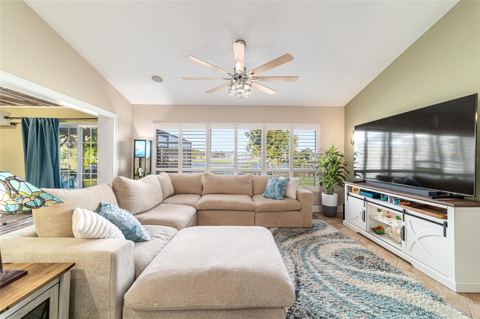 Listing photo id 12 for 27 Hickory Loop