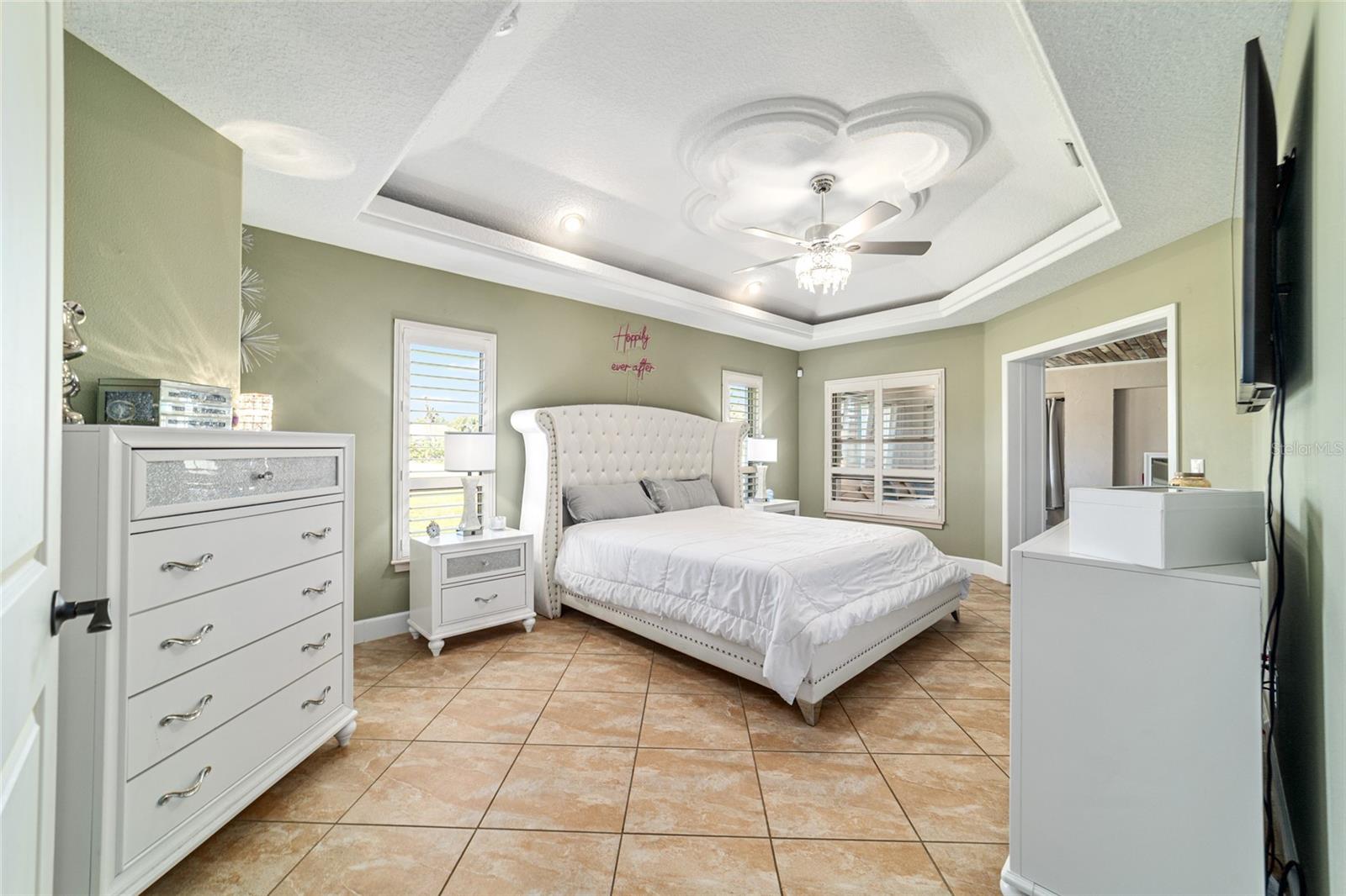 Listing photo id 17 for 27 Hickory Loop