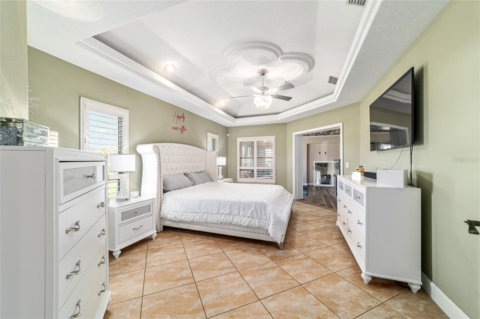 Listing photo id 18 for 27 Hickory Loop