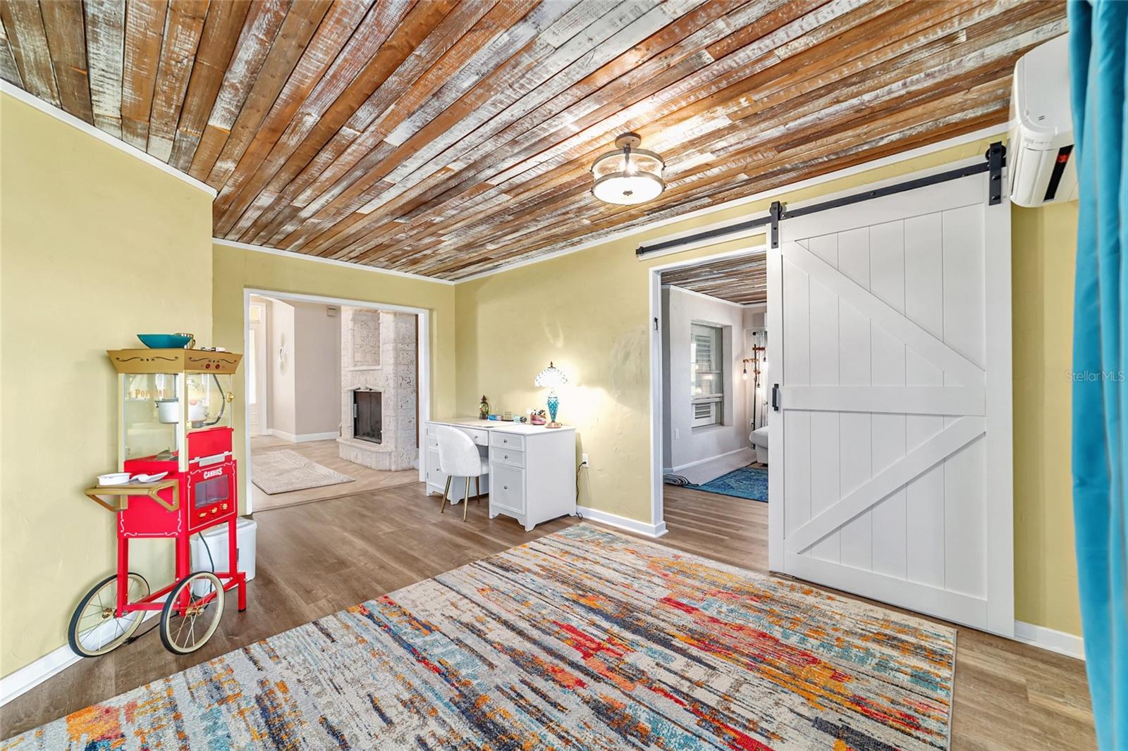 Listing photo id 28 for 27 Hickory Loop