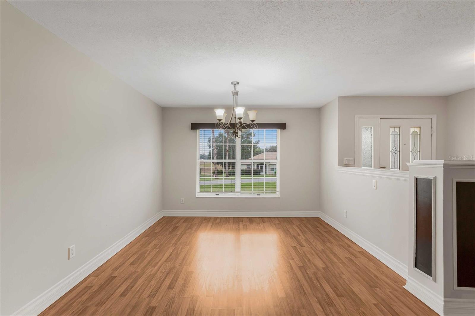 Image 12 of 61 For 981 Foxrun Terrace