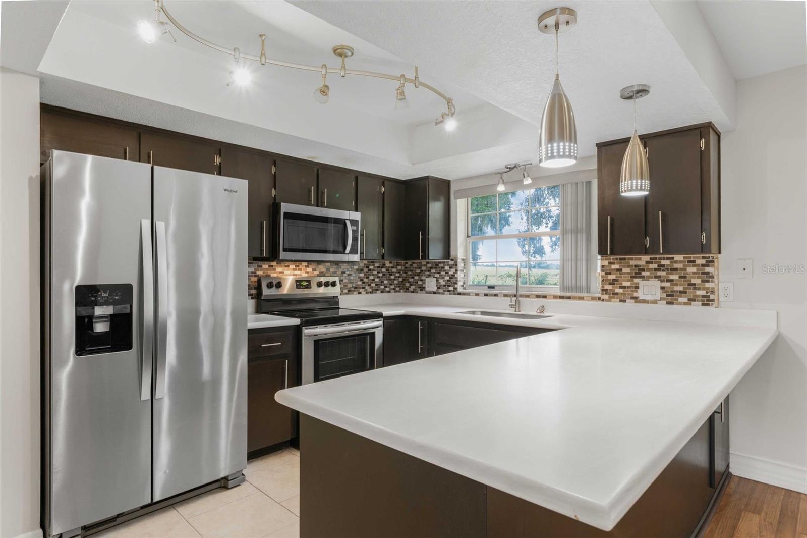 Image 19 of 61 For 981 Foxrun Terrace