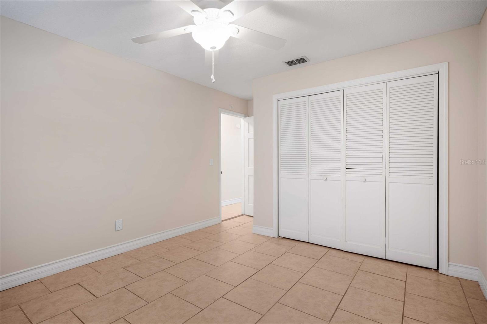 Image 27 of 61 For 981 Foxrun Terrace