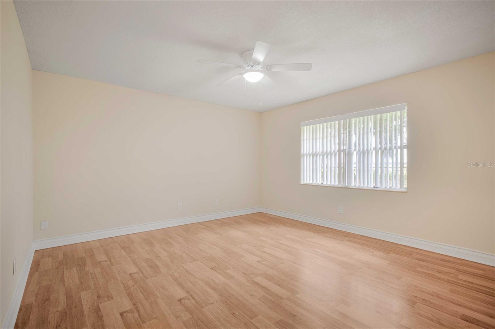 Image 30 of 61 For 981 Foxrun Terrace