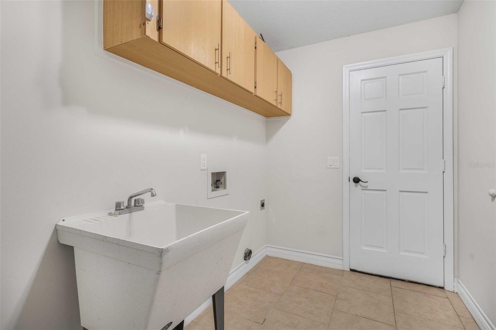 Image 35 of 61 For 981 Foxrun Terrace