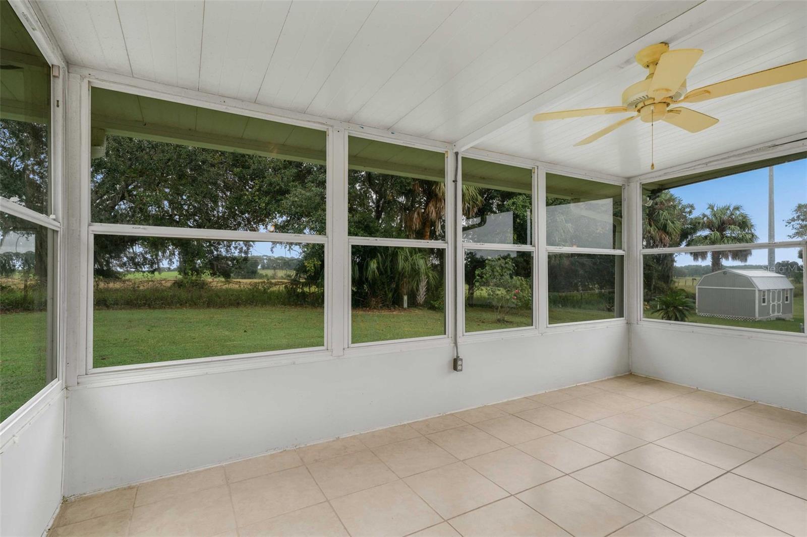 Image 37 of 61 For 981 Foxrun Terrace