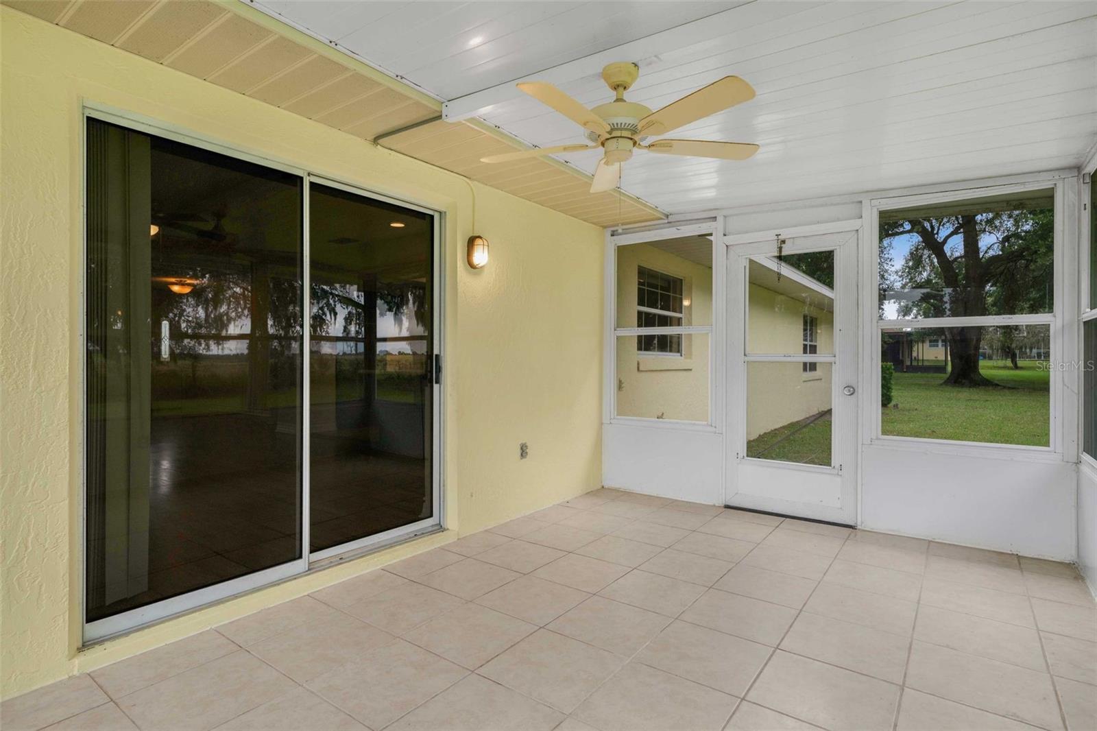 Image 38 of 61 For 981 Foxrun Terrace