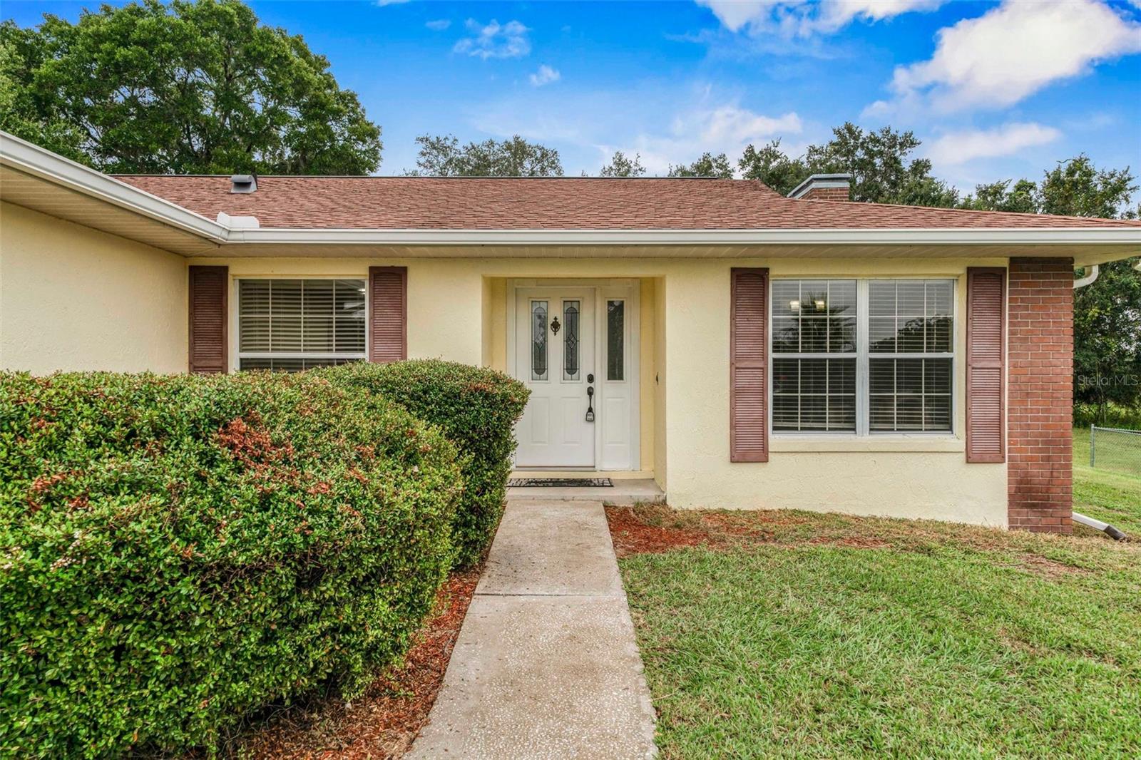 Image 8 of 61 For 981 Foxrun Terrace