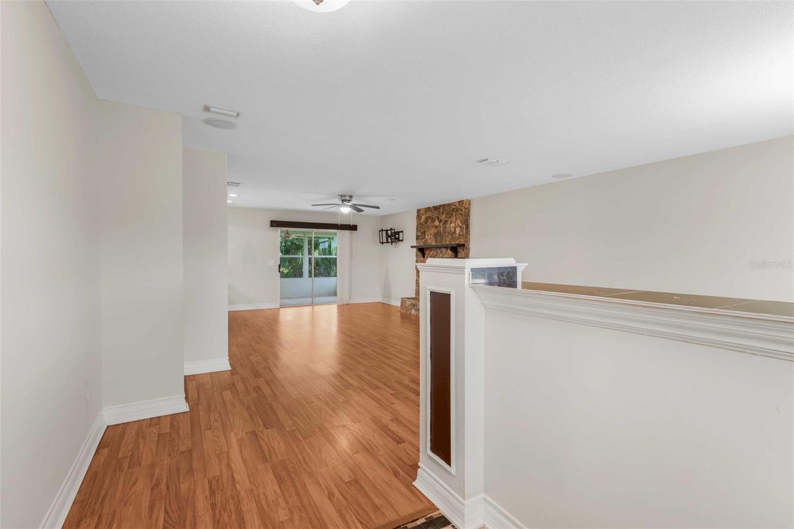 Image 9 of 61 For 981 Foxrun Terrace