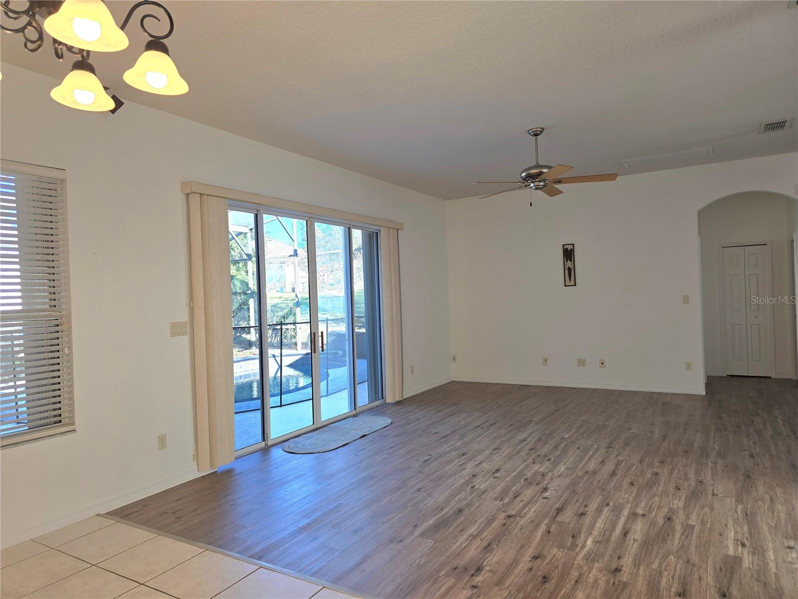 Image 10 of 36 For 24613 Madewood Avenue