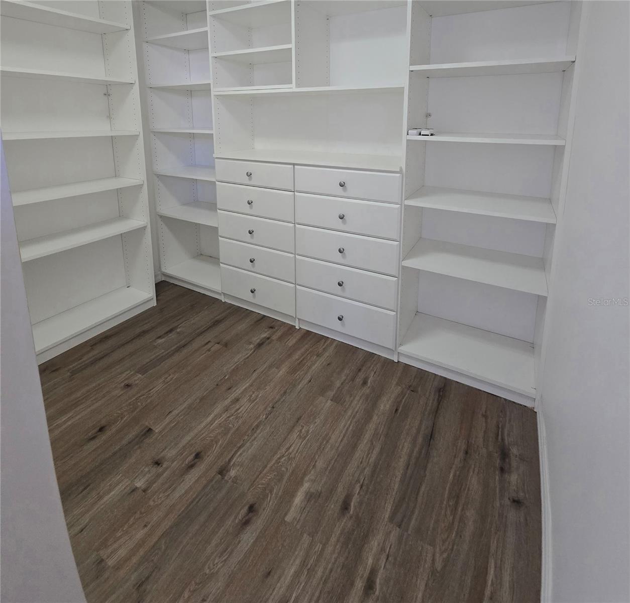 Image 18 of 36 For 24613 Madewood Avenue