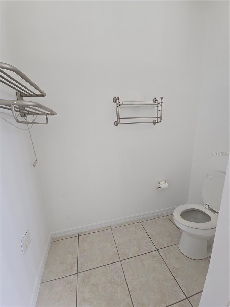 Image 21 of 36 For 24613 Madewood Avenue