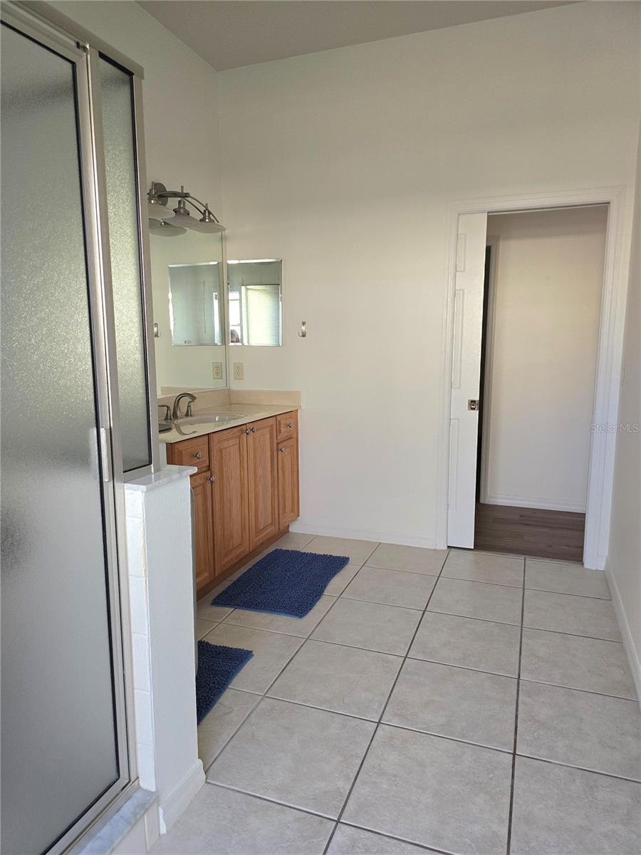 Image 23 of 36 For 24613 Madewood Avenue