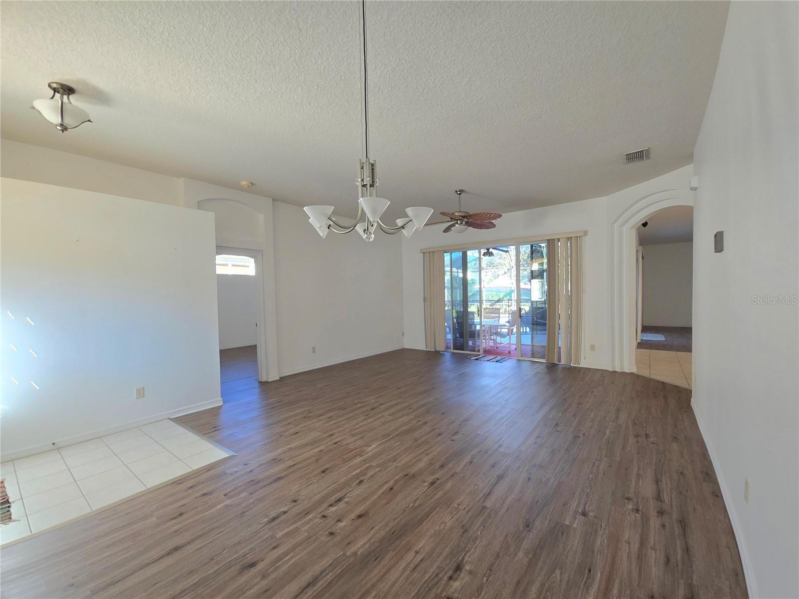 Image 8 of 36 For 24613 Madewood Avenue