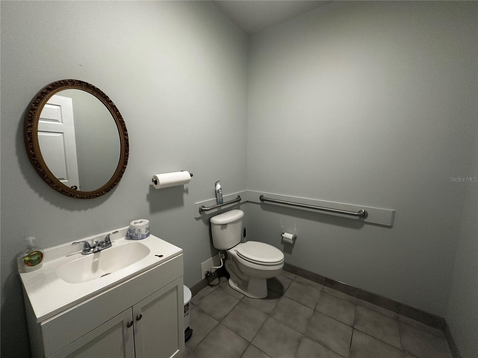 Image 7 of 8 For 1302 25th Loop 102