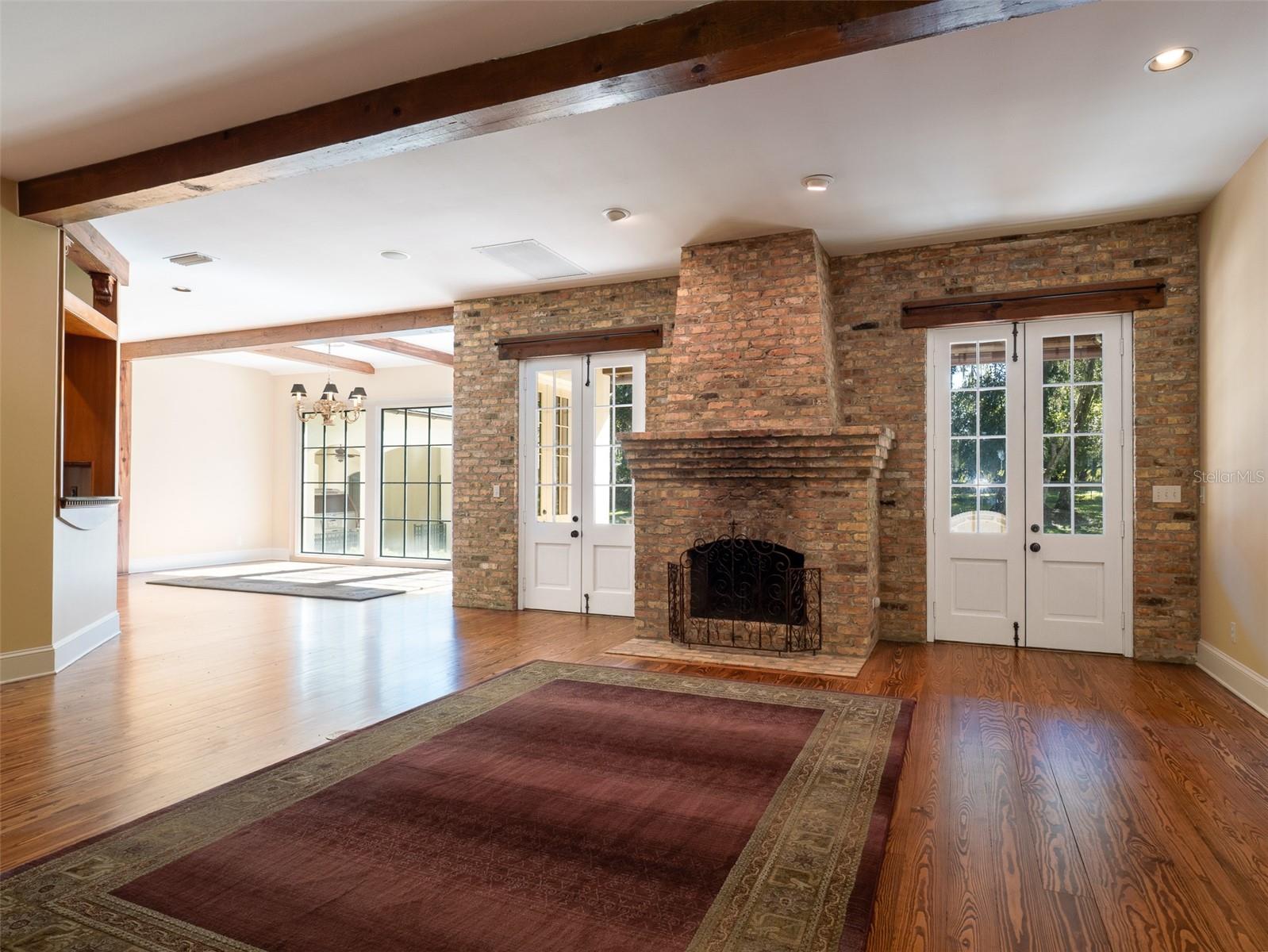 Image 13 of 42 For 950 43rd Place