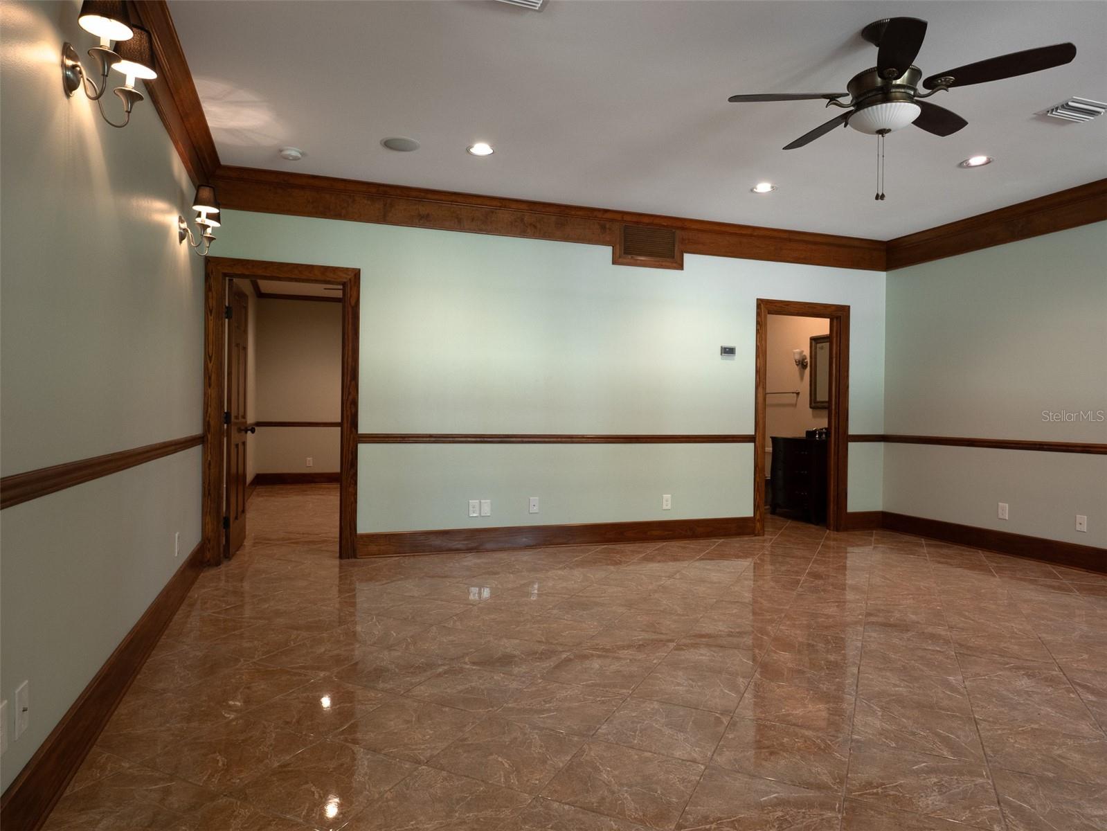 Image 29 of 42 For 950 43rd Place