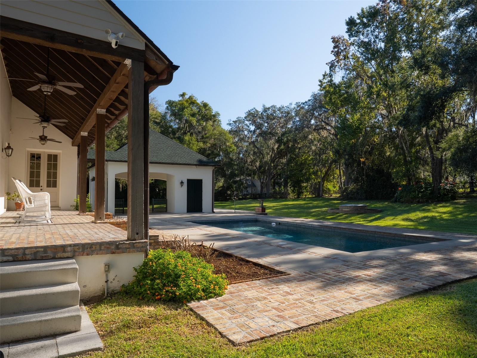 Image 7 of 42 For 950 43rd Place