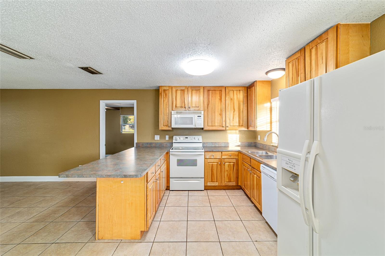 Image 21 of 52 For 3342 12th Street