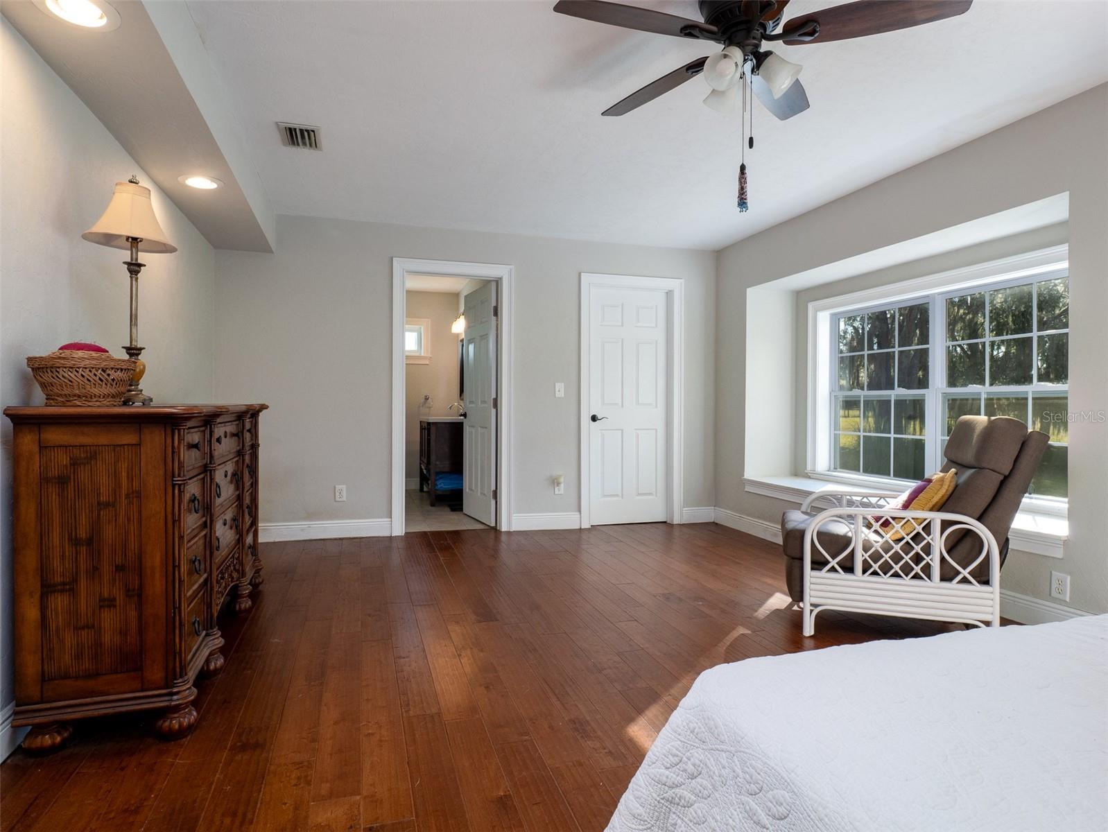 Image 13 of 27 For 6470 90th Avenue