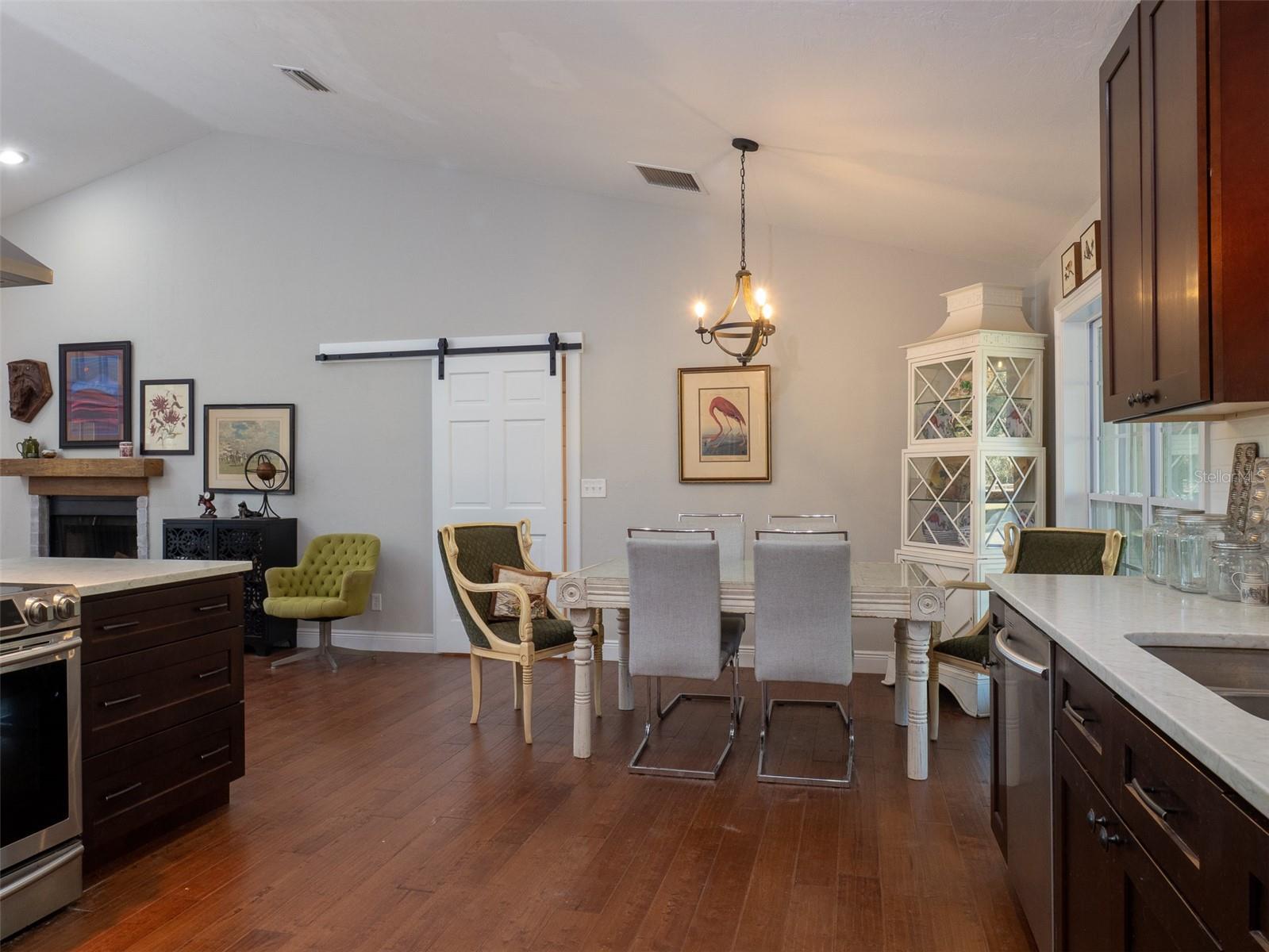 Image 9 of 27 For 6470 90th Avenue