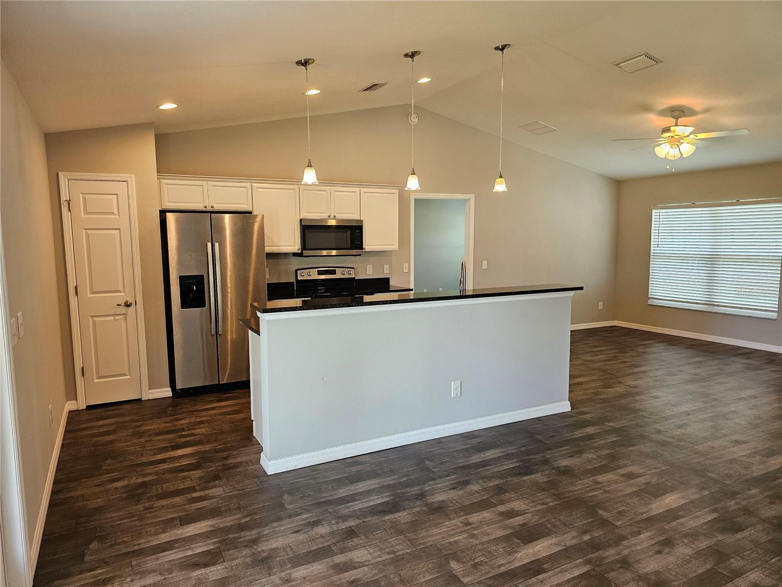 Image 3 of 16 For 8 Hemlock Terrace Place