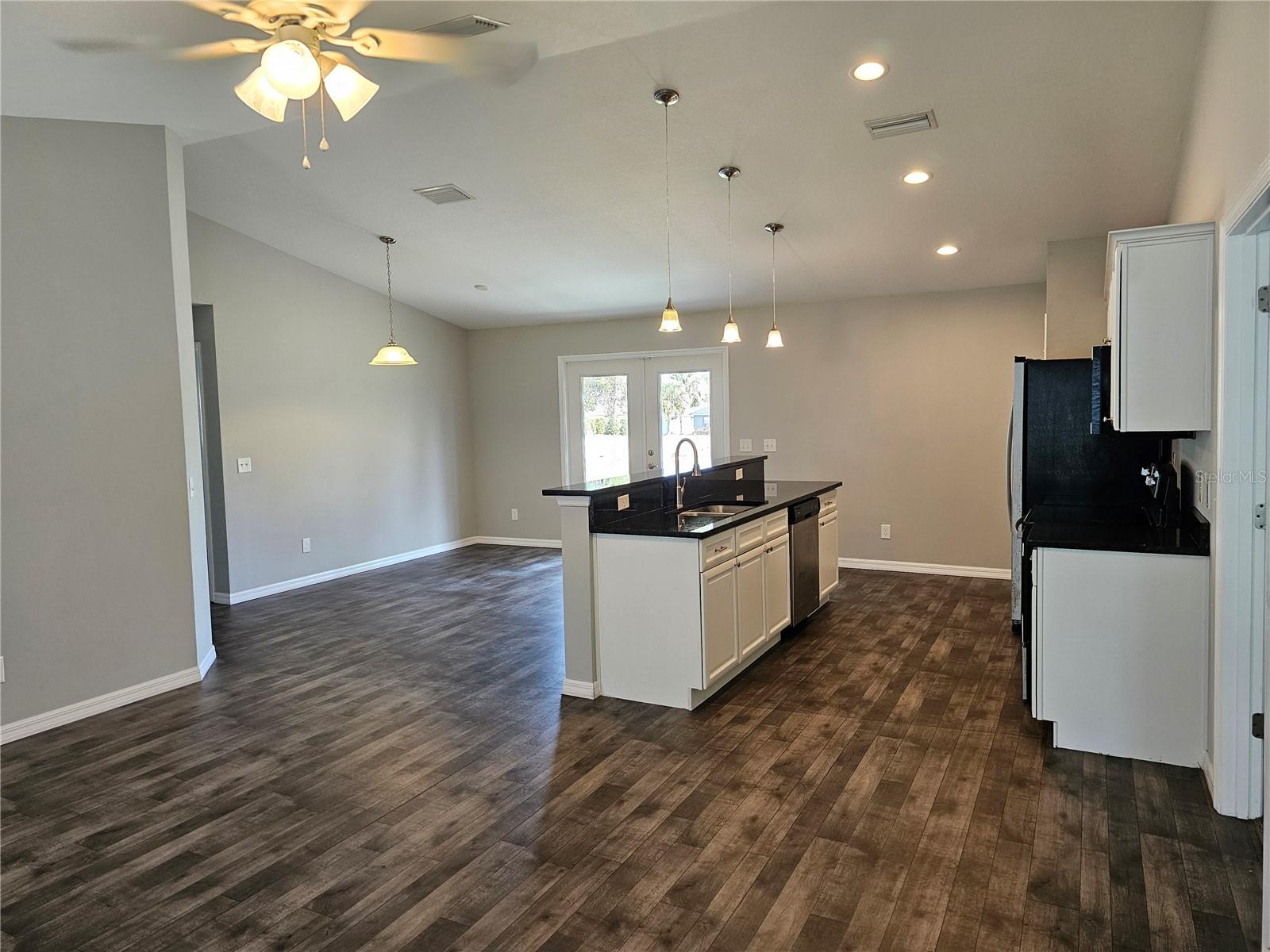 Image 4 of 16 For 8 Hemlock Terrace Place