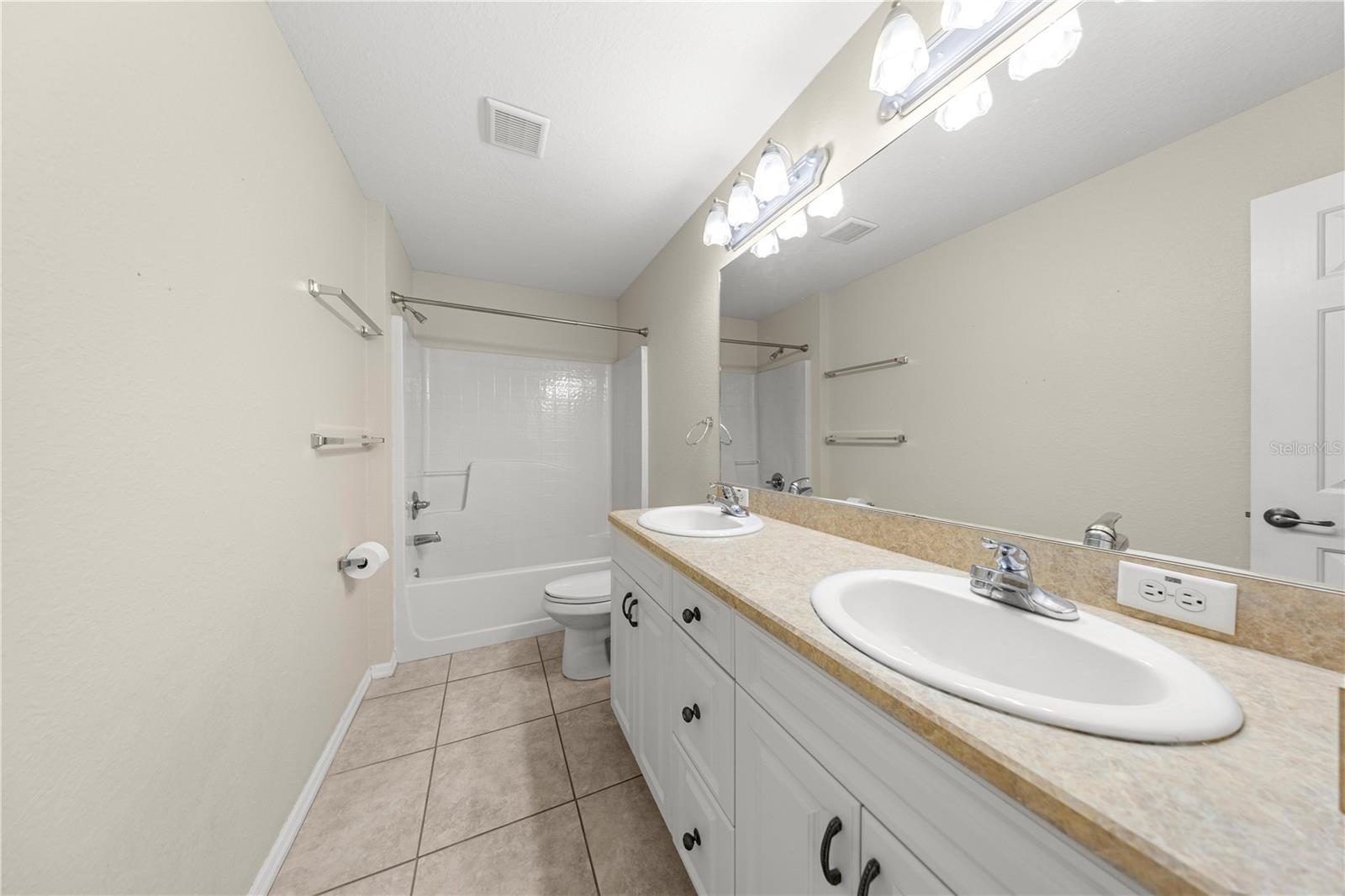 Image 14 of 22 For 1701 24th Road 1702