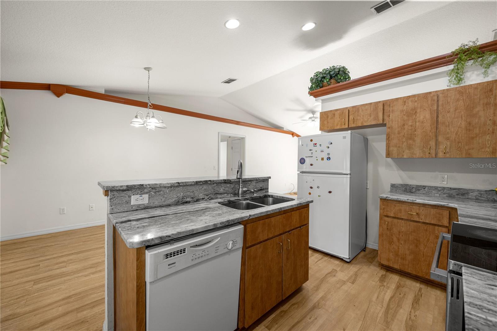 Image 11 of 36 For 9319 161st Place