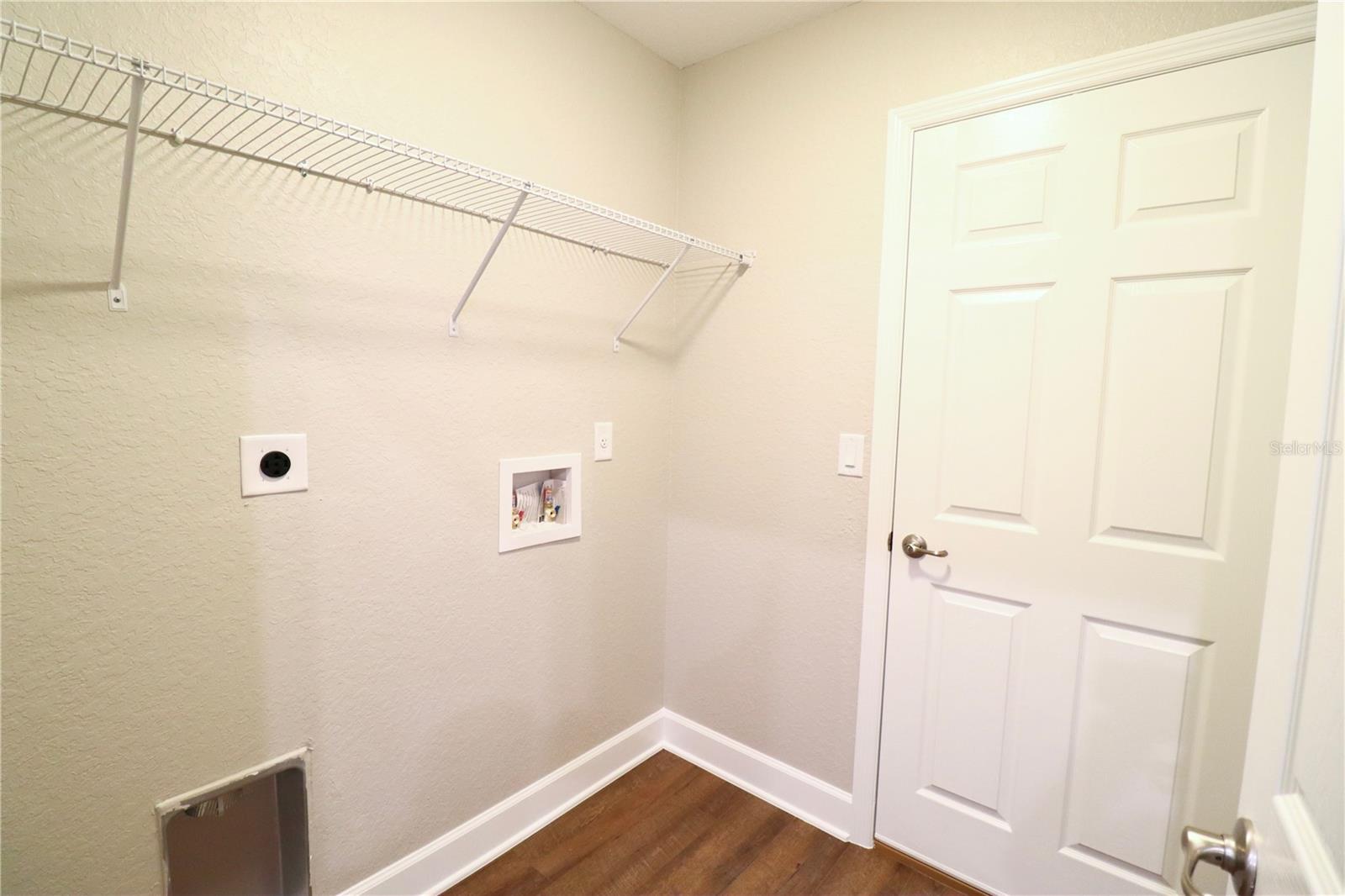 Image 14 of 25 For 4280 137th Street