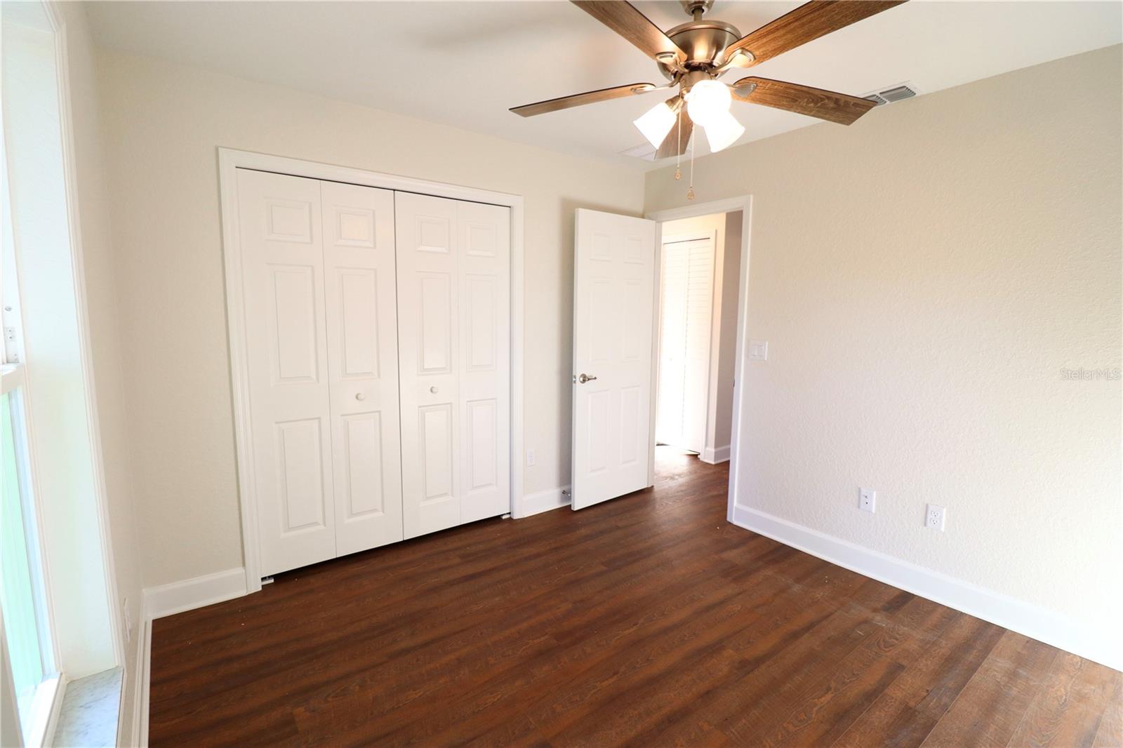 Image 15 of 33 For 13869 41st Court