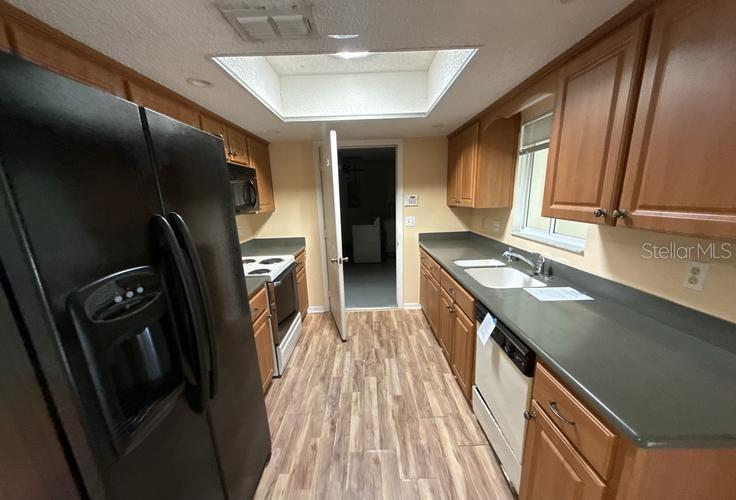 Image 7 of 13 For 17655 102nd Circle