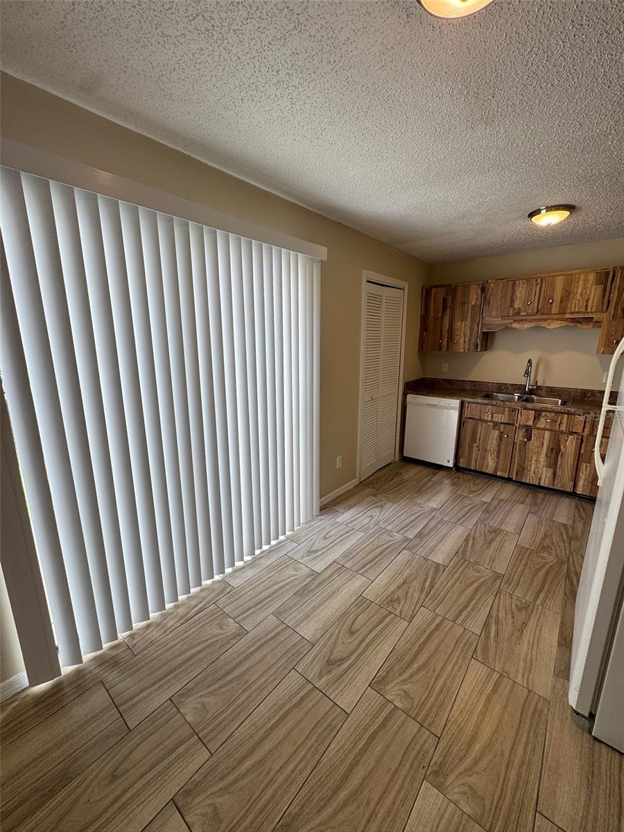 Image 7 of 17 For 1422-1422 17th Avenue