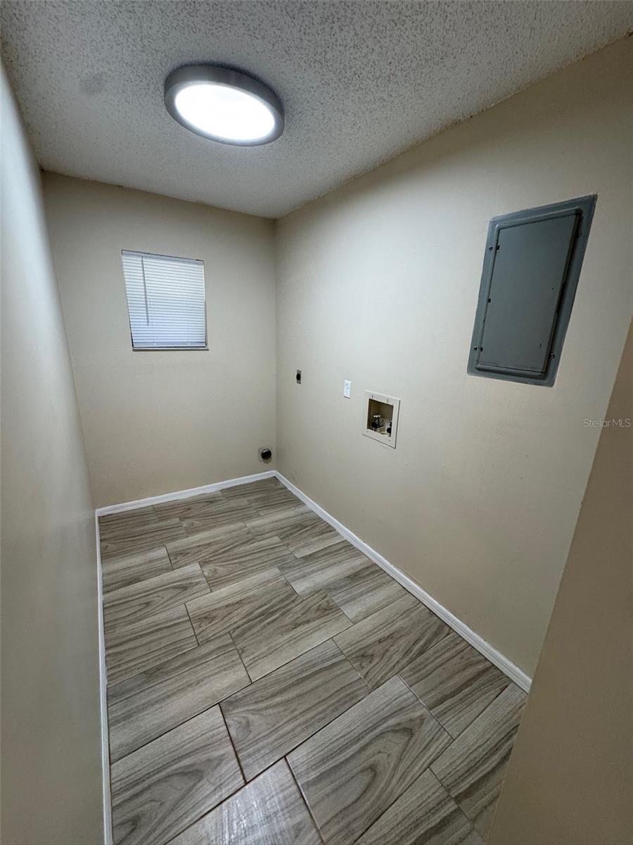 Image 9 of 17 For 1422-1422 17th Avenue