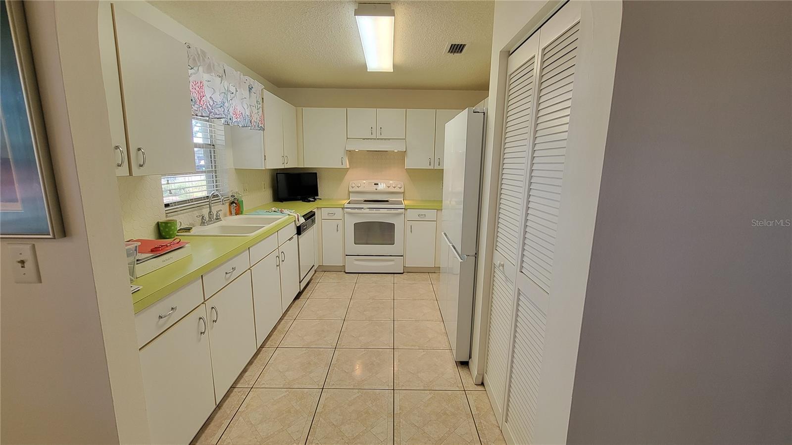 Image 12 of 32 For 9331 84th Terrace D